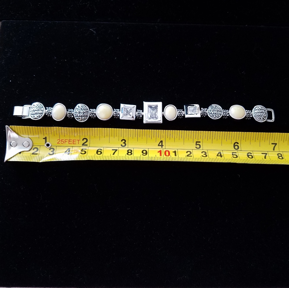 LIA SOPHIA - Beautiful large crystals & set stones